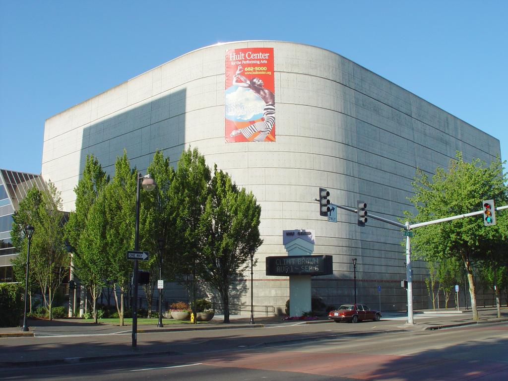 Travelodge By Wyndham Eugene Downtown/University Of Oregon Exteriör bild